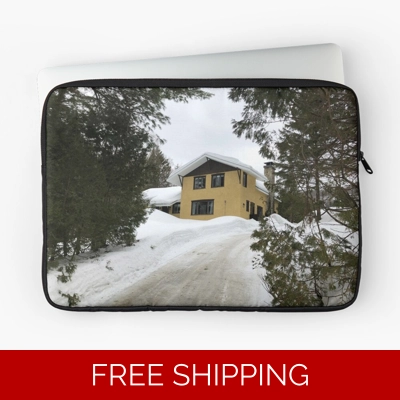 Le Studio Laptop Sleeve Guest House Winter 2019